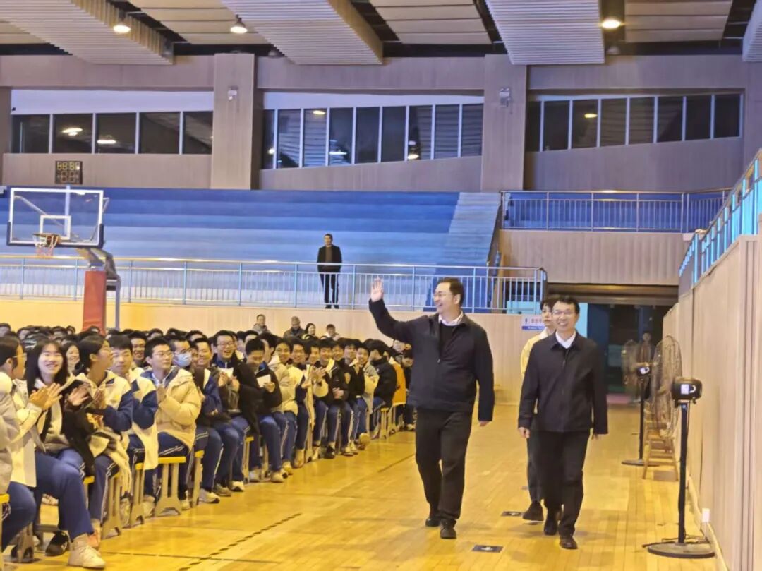 陈景润科学基金_仰望科学星空，传承攀登精神&mdash;&mdash;陈景润之子陈由伟走进尤溪一中讲述父亲的故事